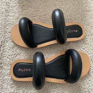Pilcro Black and Tan Women's Sandals